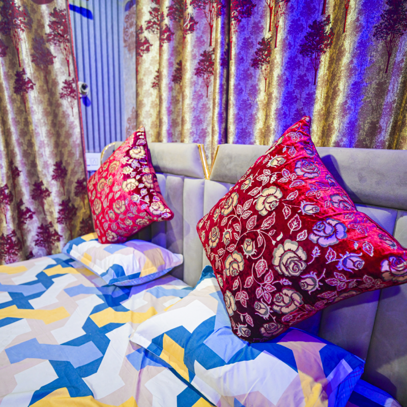 Queen Room With BreakFast
